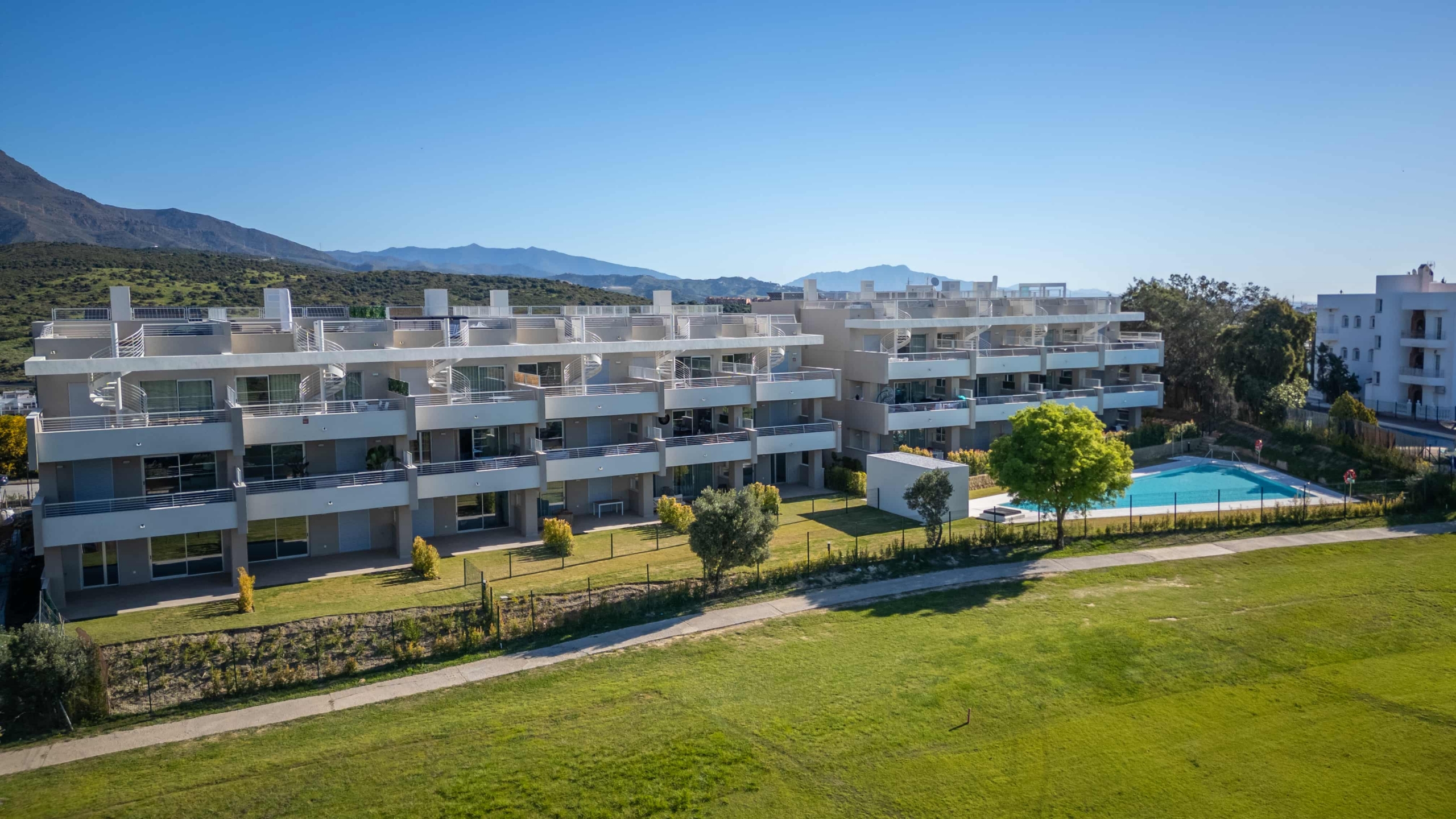 A1.1-Sunny Golf apartments-Estepona-aereal-Abril 2025